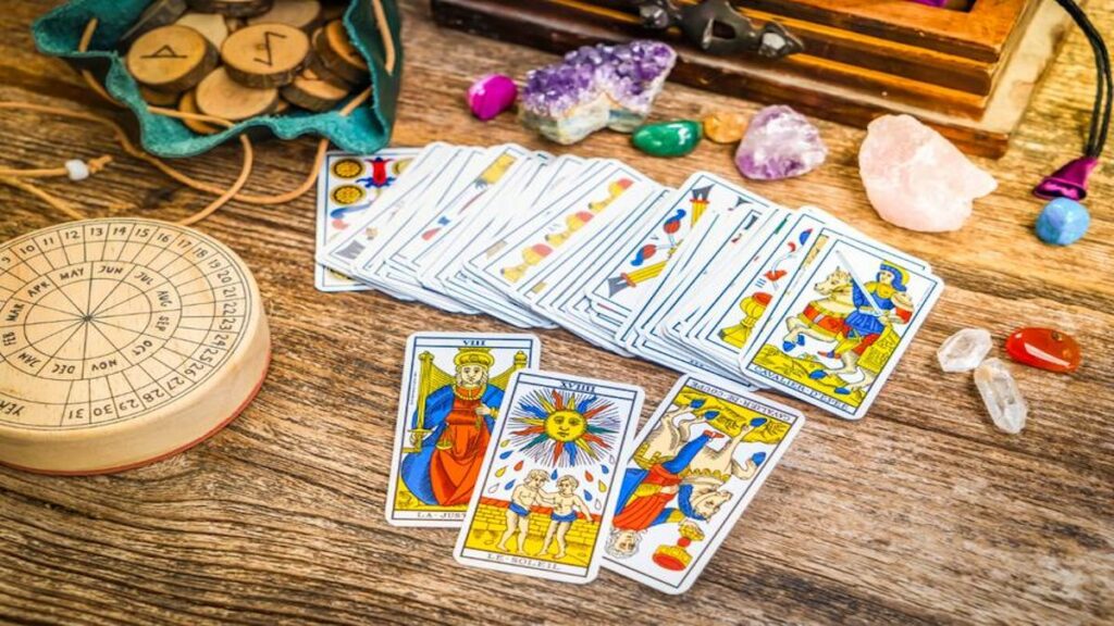 La carte de tarot qui vous donnera un coup de chance pour terminer janvier avec beaucoup d'argent