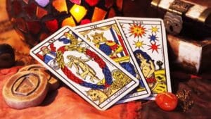 Connaissez la carte de tarot avec laquelle vous attirerez les énergies positives courant 2024