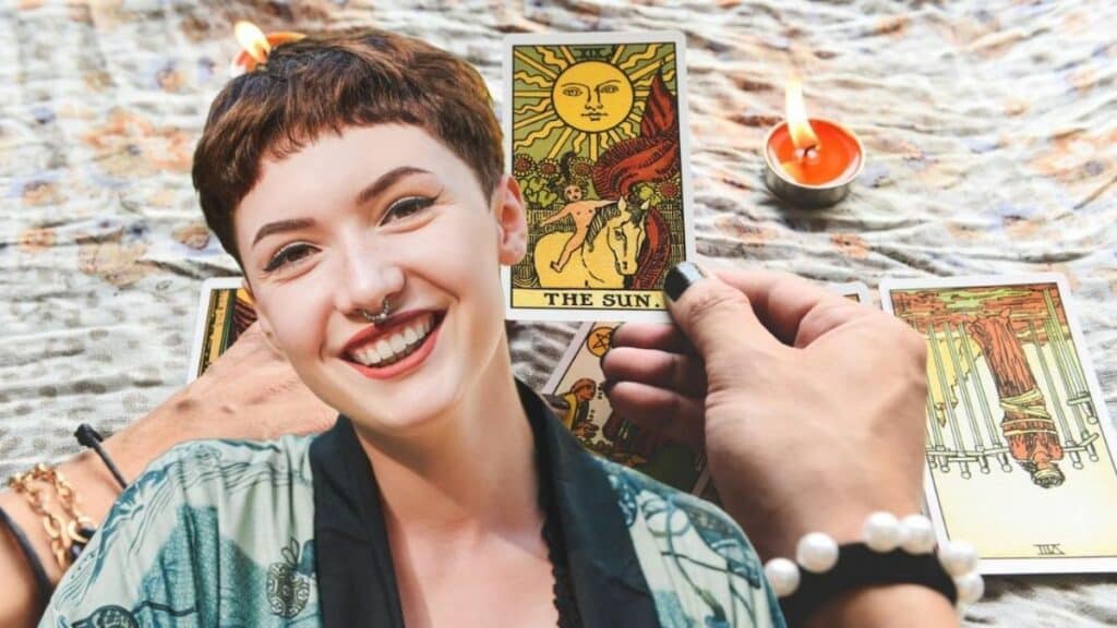 Tarot 2024 : des changements arrivent dans le domaine sentimental pour chaque signe du zodiaque