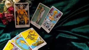 Découvrez la carte de tarot qui pourrait vous donner la chance d'avoir beaucoup d'argent et de succès