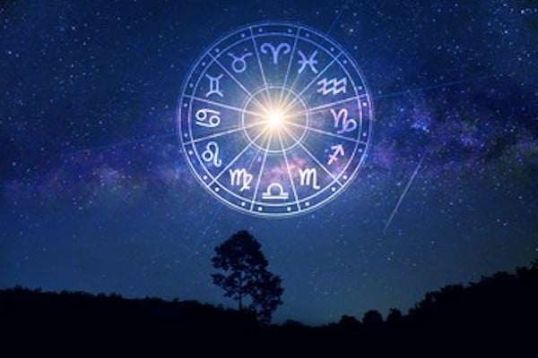 Horoscope du dimanche : les astres vous conseillent de faire attention à vos propos car ils pourraient vous nuire